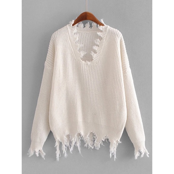 LAST CHANCE❄️Distressed sweater white cream ripped - Picture 2 of 4